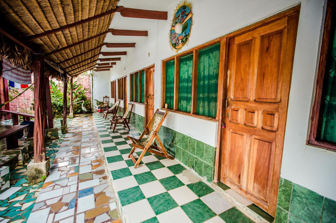 El Curichal Hostel Rurrenabaque Exterior photo
